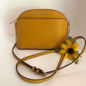 🌼 Michael Kors Emmy Medium Dome Crossbody Yellow